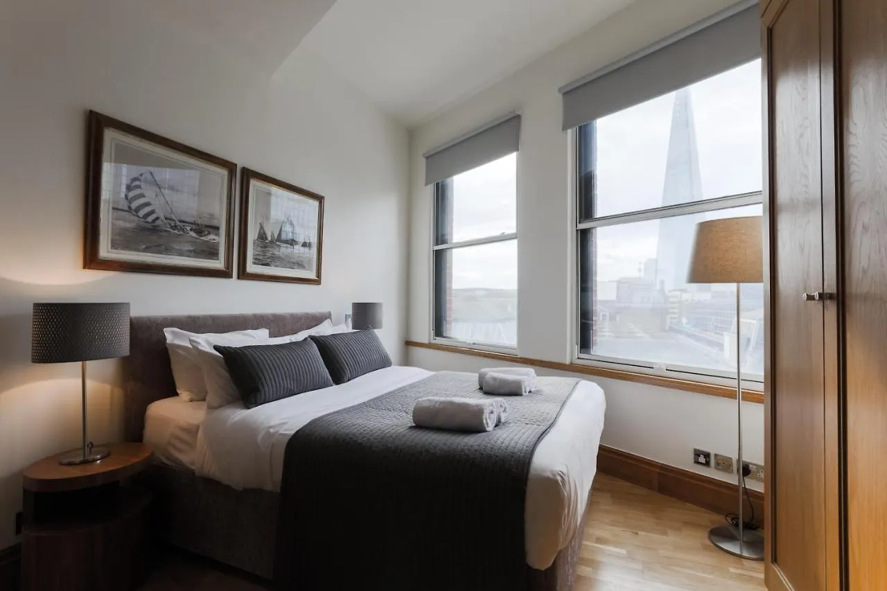Stayinn Monument London 0*,