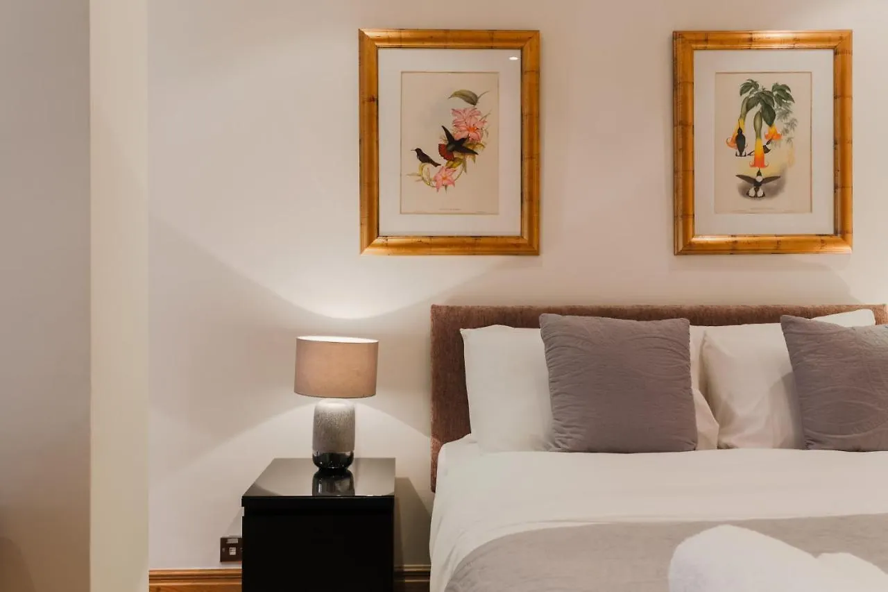 Stayinn Monument London